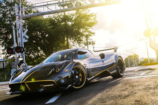 karbonski-pagani-huayra-bc-sa-zutim-akcentima-