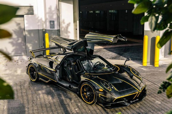 karbonski-pagani-huayra-bc-sa-zutim-akcentima-