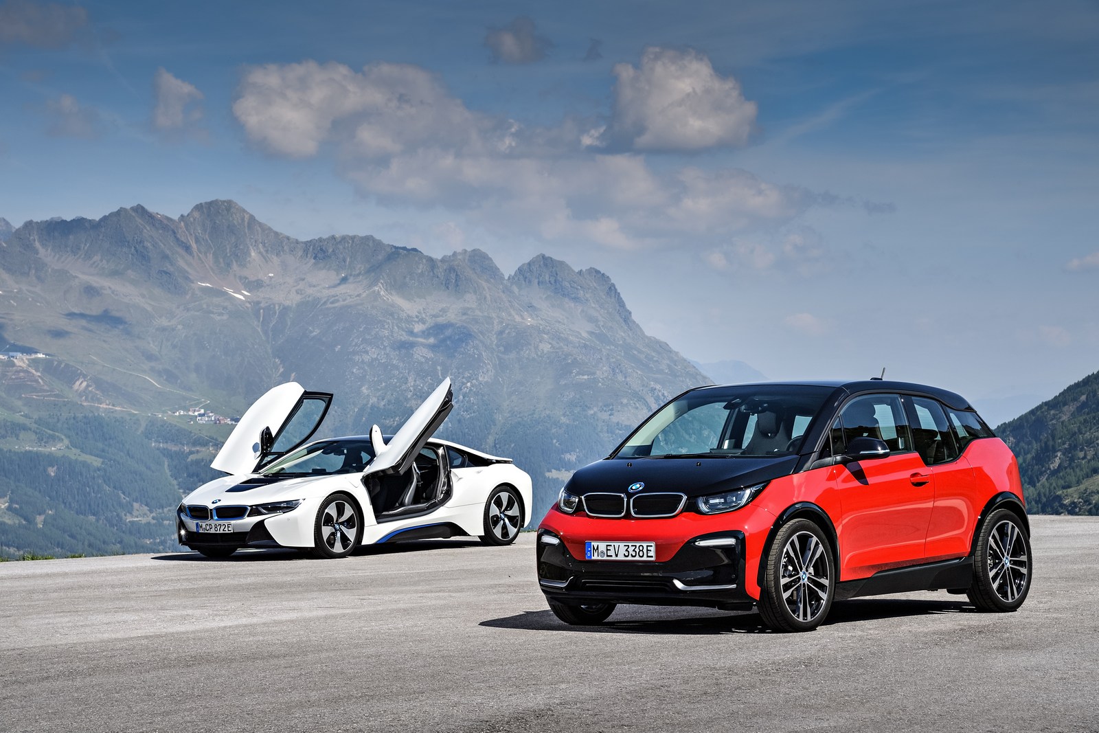 bmw-i3-i-i3s-debituje-sa-novim-motorom-i-sportskim-stilom