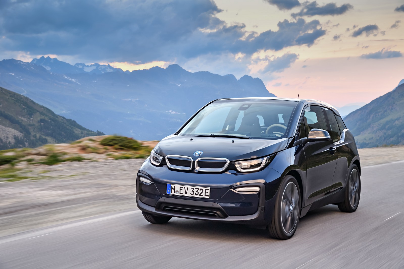 bmw-i3-i-i3s-debituje-sa-novim-motorom-i-sportskim-stilom