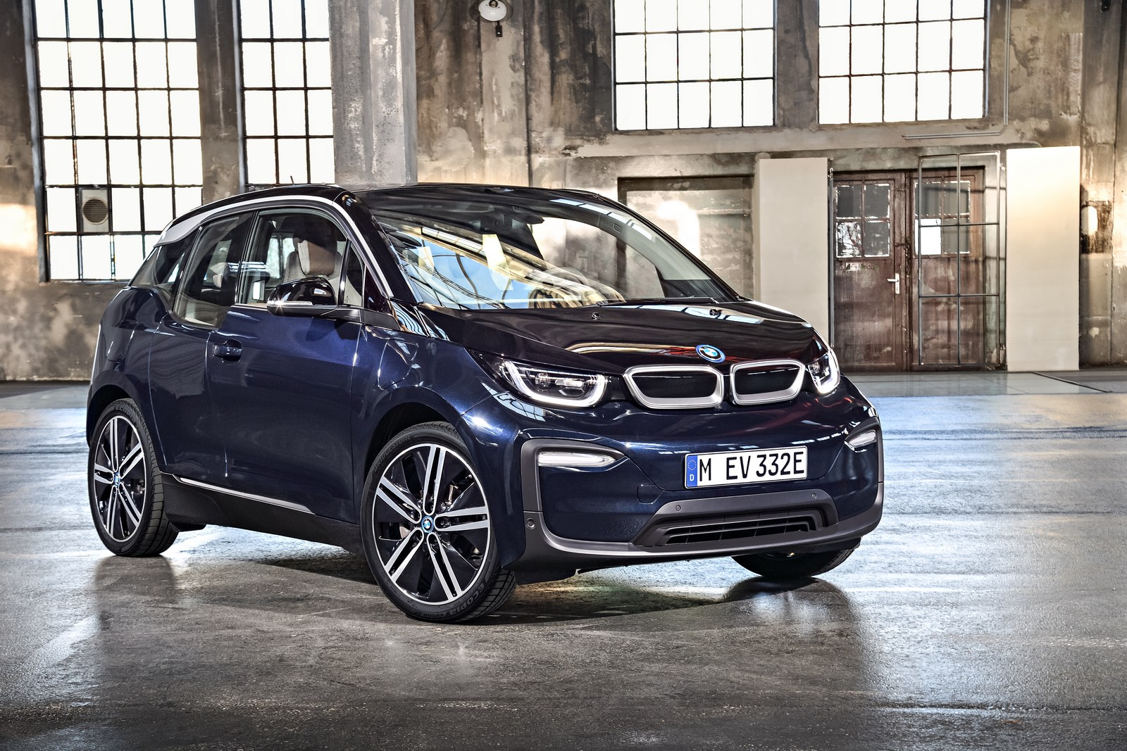 bmw-i3-i-i3s-debituje-sa-novim-motorom-i-sportskim-stilom