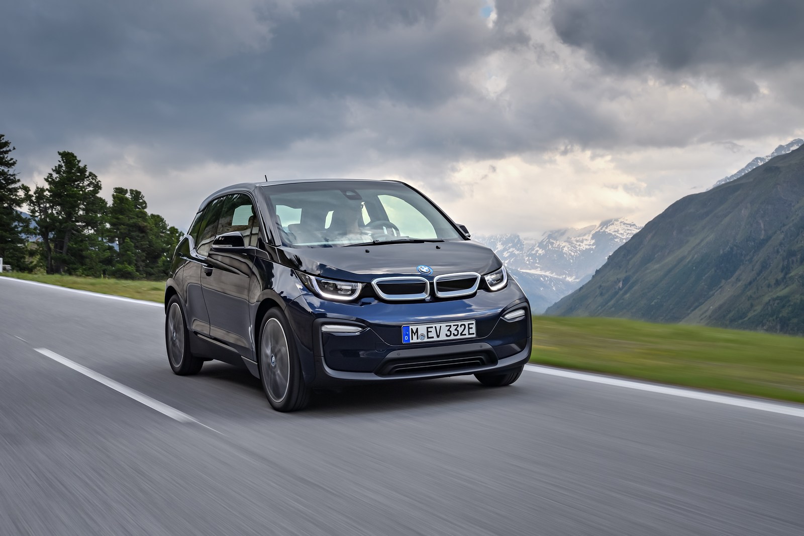 bmw-i3-i-i3s-debituje-sa-novim-motorom-i-sportskim-stilom