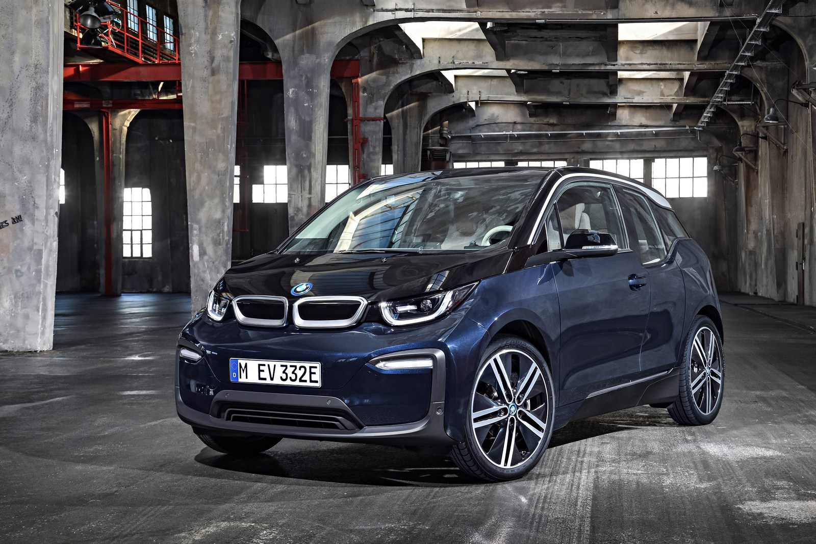 bmw-i3-i-i3s-debituje-sa-novim-motorom-i-sportskim-stilom