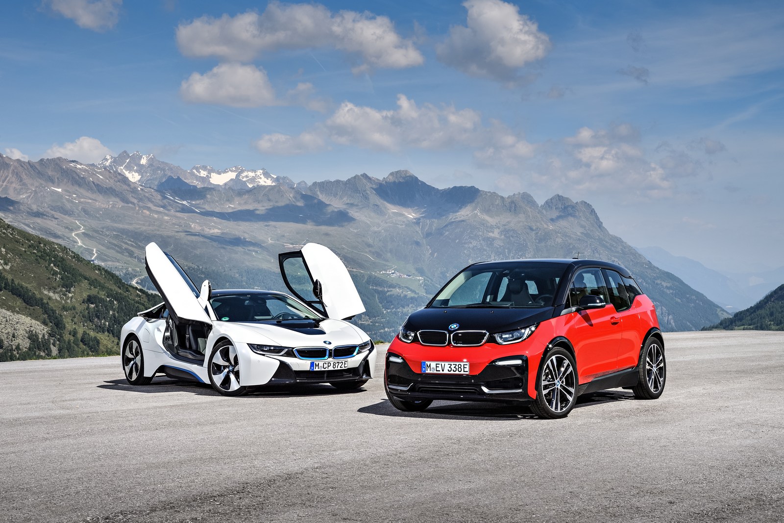 bmw-i3-i-i3s-debituje-sa-novim-motorom-i-sportskim-stilom