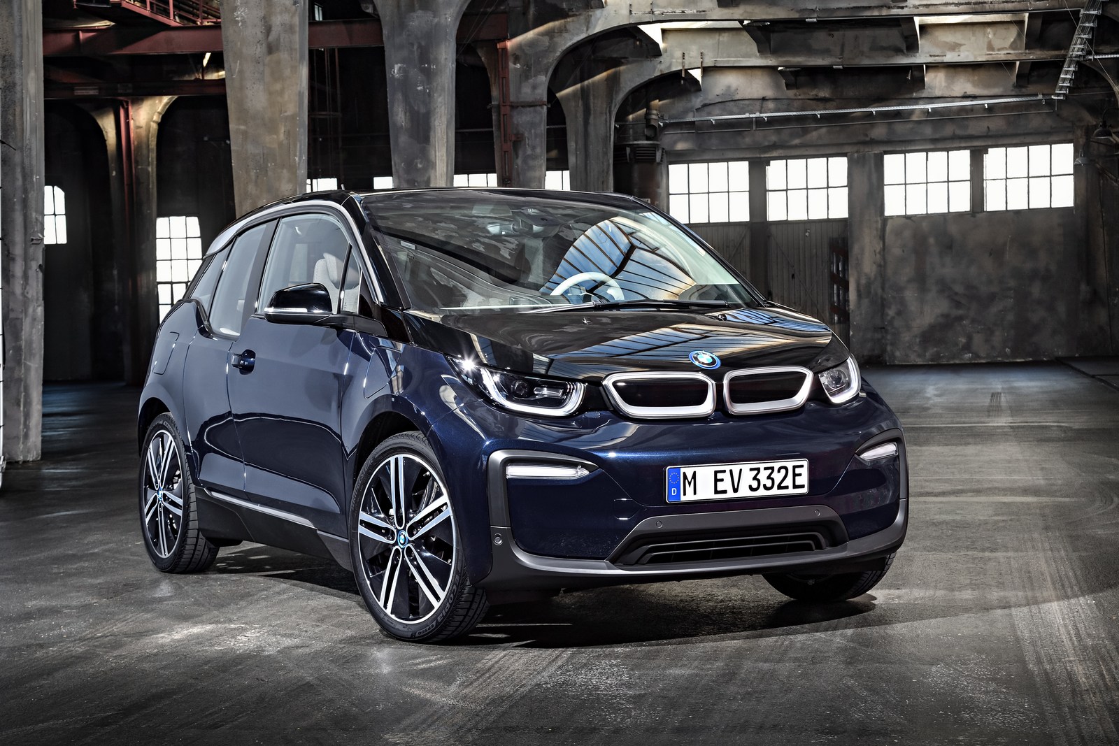 bmw-i3-i-i3s-debituje-sa-novim-motorom-i-sportskim-stilom