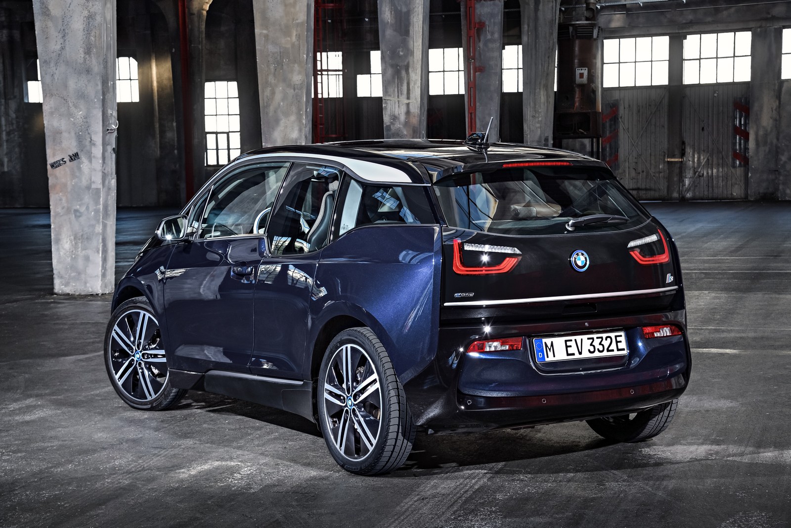 bmw-i3-i-i3s-debituje-sa-novim-motorom-i-sportskim-stilom