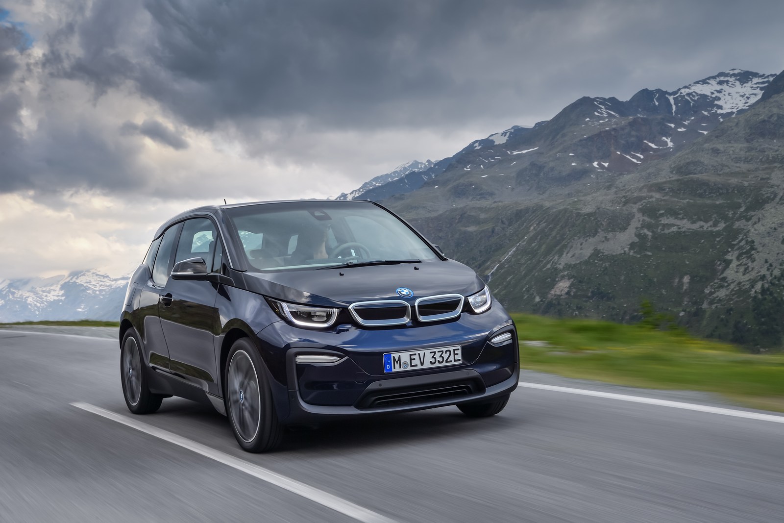 bmw-i3-i-i3s-debituje-sa-novim-motorom-i-sportskim-stilom