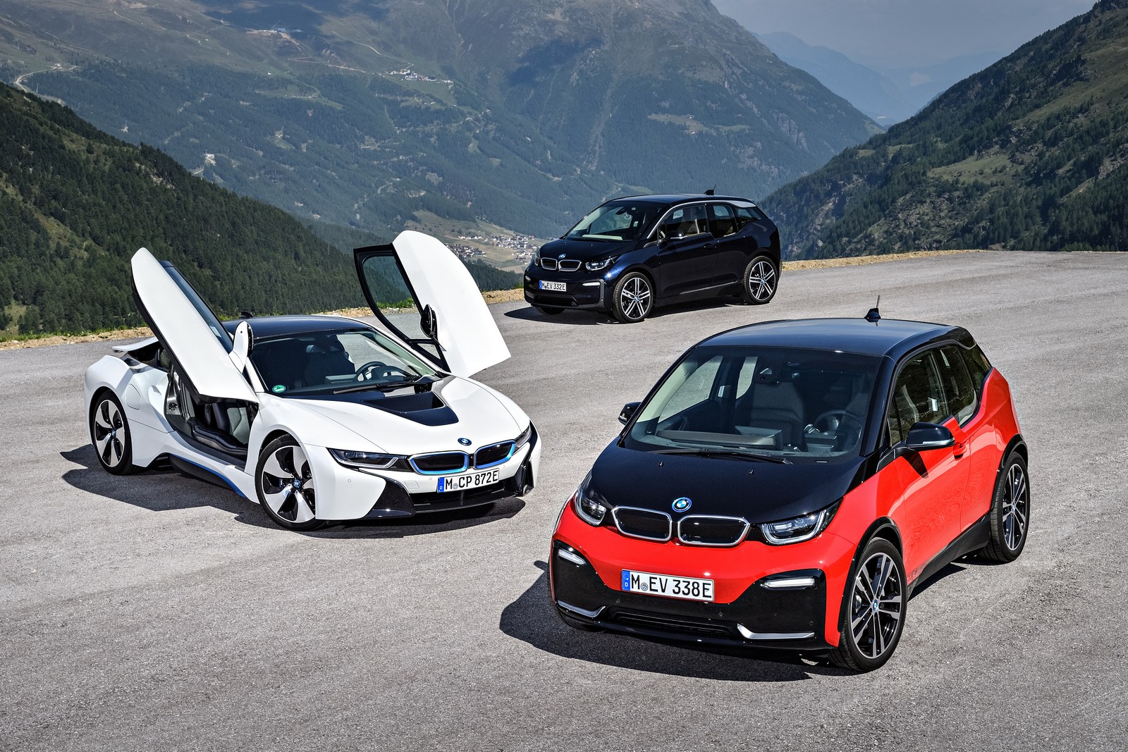 bmw-i3-i-i3s-debituje-sa-novim-motorom-i-sportskim-stilom