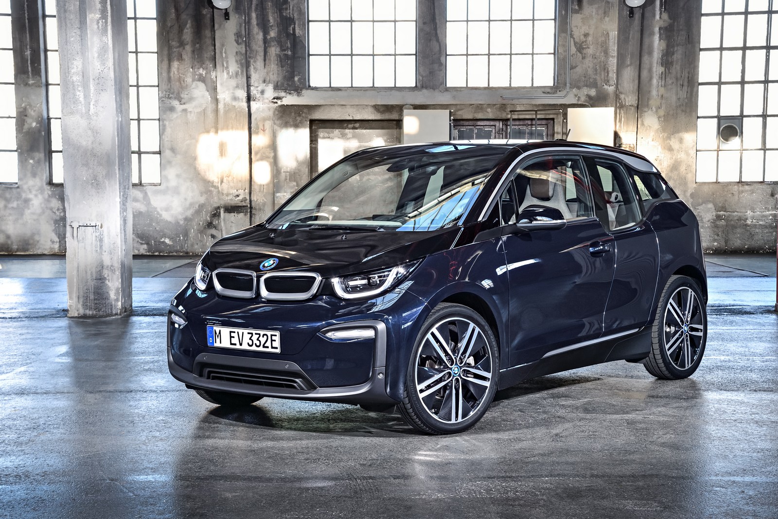 bmw-i3-i-i3s-debituje-sa-novim-motorom-i-sportskim-stilom