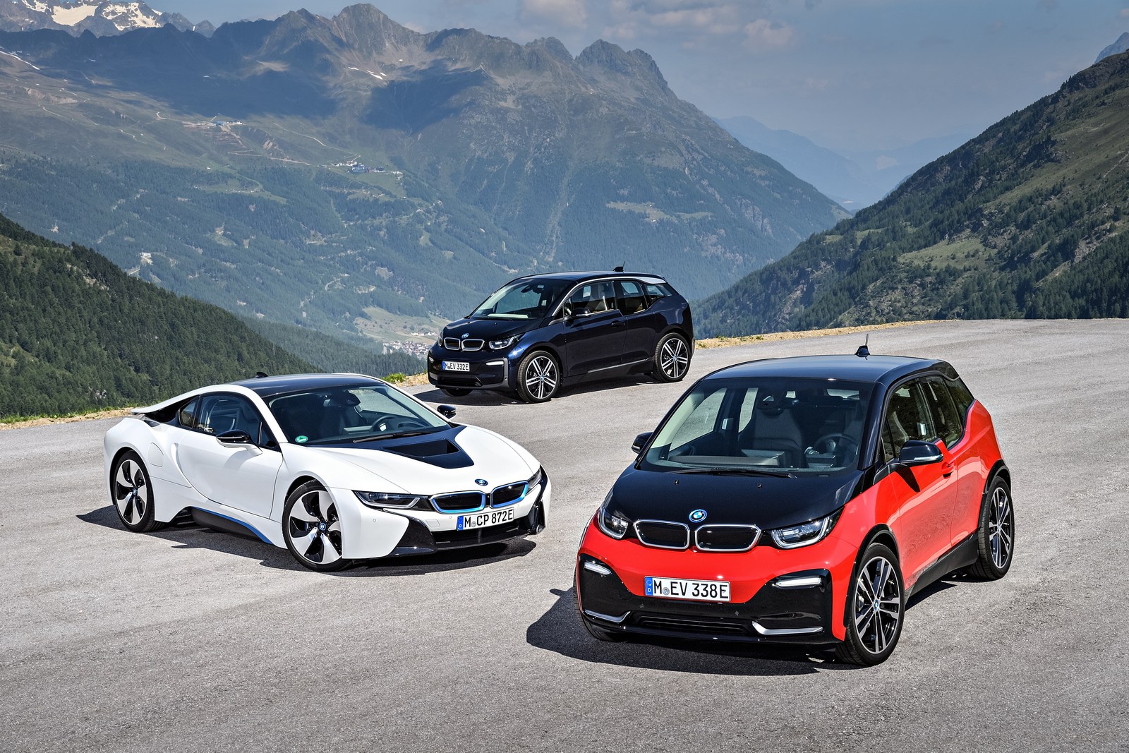 bmw-i3-i-i3s-debituje-sa-novim-motorom-i-sportskim-stilom