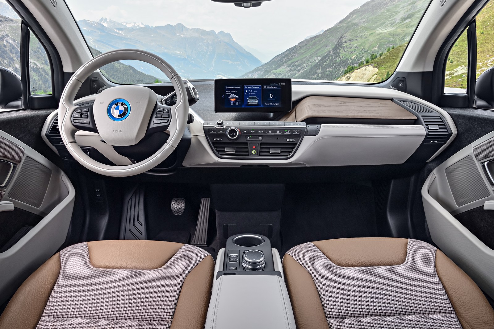 bmw-i3-i-i3s-debituje-sa-novim-motorom-i-sportskim-stilom