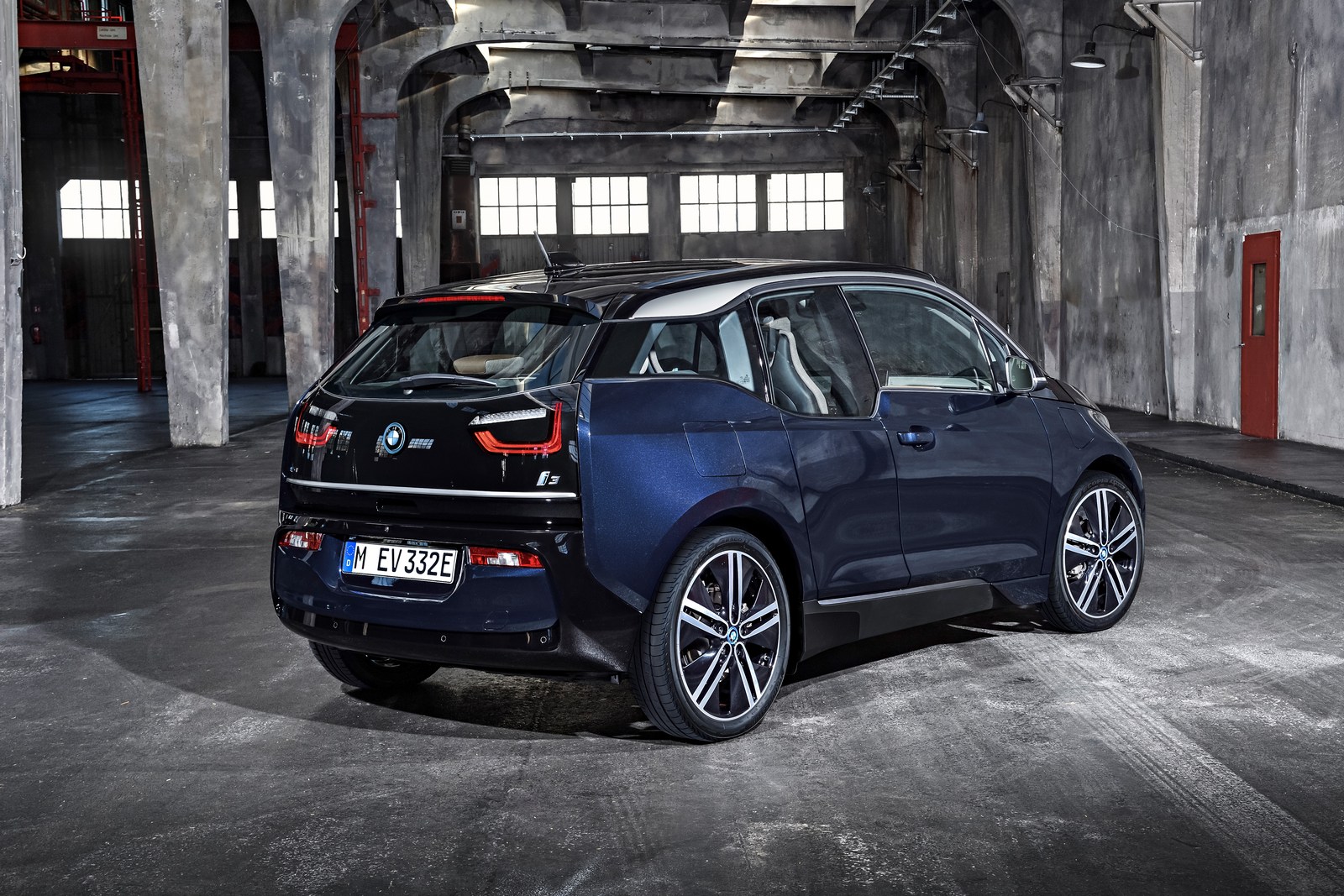 bmw-i3-i-i3s-debituje-sa-novim-motorom-i-sportskim-stilom