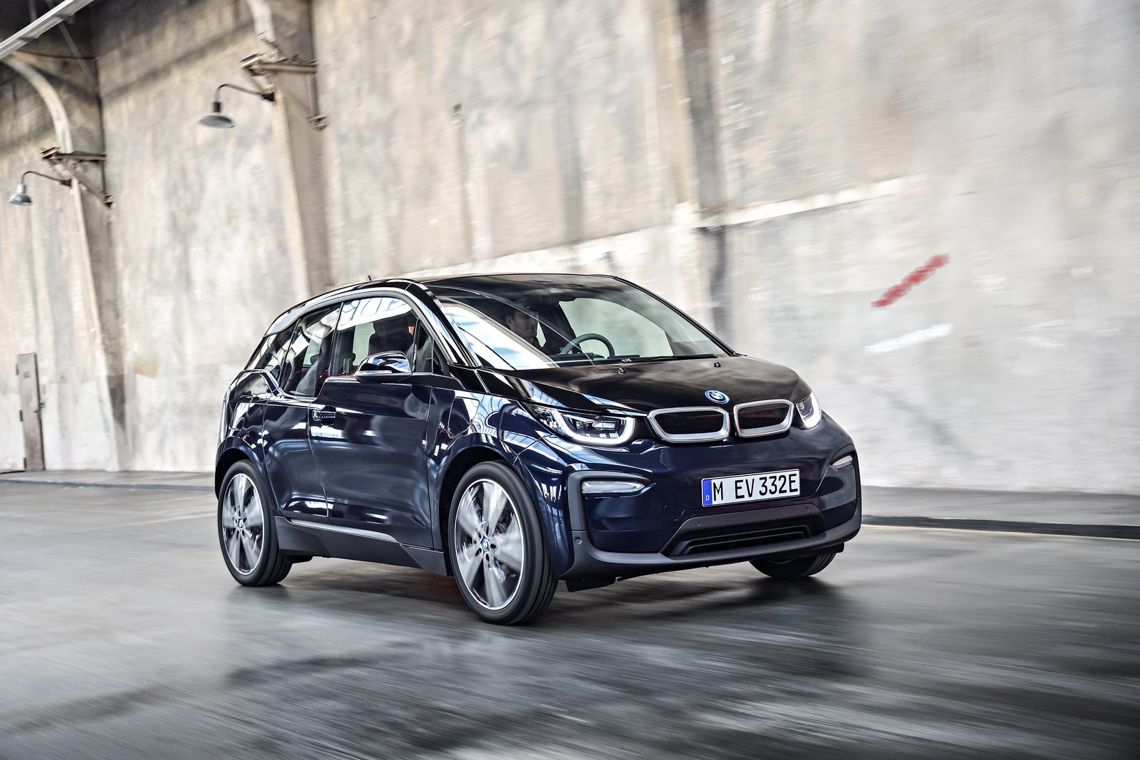 bmw-i3-i-i3s-debituje-sa-novim-motorom-i-sportskim-stilom