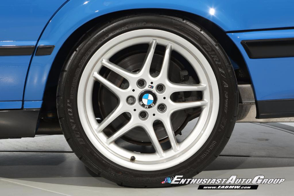 unikatni-santorini-blue-bmw-m5-touring-iz-95-godine