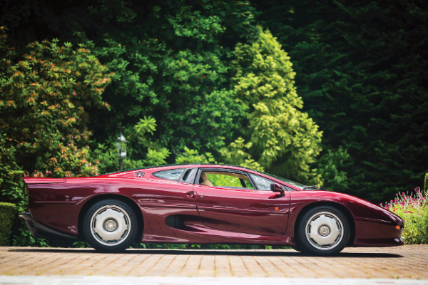 izuzetni-jaguar-xj220