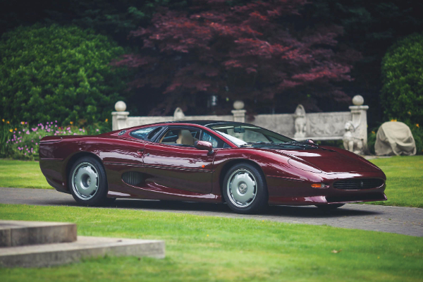 izuzetni-jaguar-xj220