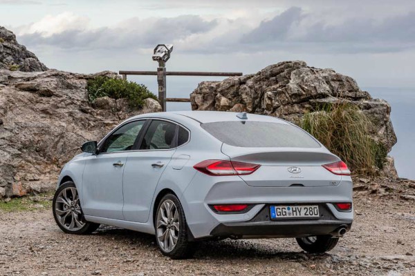 hyundai-i30-fastback-startuje-sa-pohodom-na-evropu