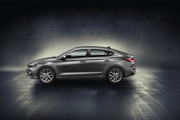 hyundai-i30-fastback-startuje-sa-pohodom-na-evropu