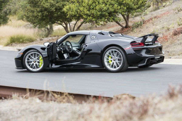upareni-918-spyder-i-911-r-u-fabrickom-stanju