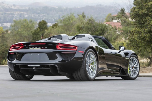 upareni-918-spyder-i-911-r-u-fabrickom-stanju