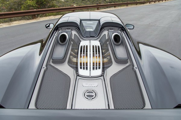 upareni-918-spyder-i-911-r-u-fabrickom-stanju