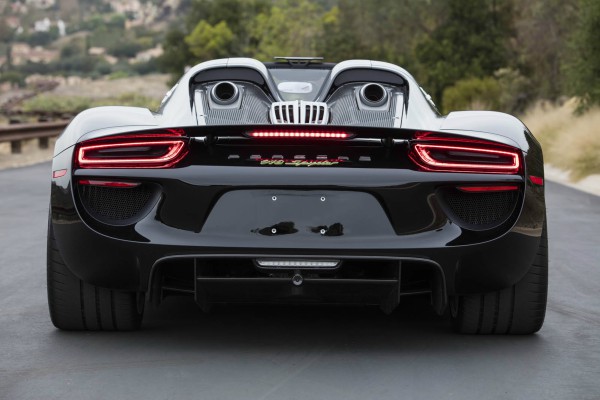 upareni-918-spyder-i-911-r-u-fabrickom-stanju