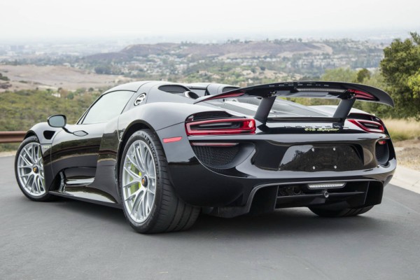 upareni-918-spyder-i-911-r-u-fabrickom-stanju