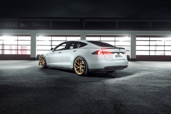 novitec-ima-opasne-planove-za-tesla-model-s-