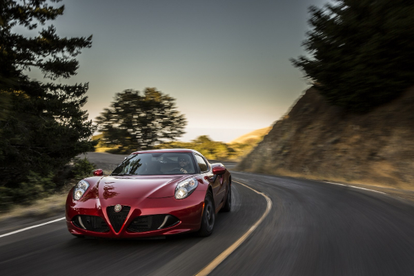 redizajnirani-alfa-romeo-4c-model-stize-sledece-godine