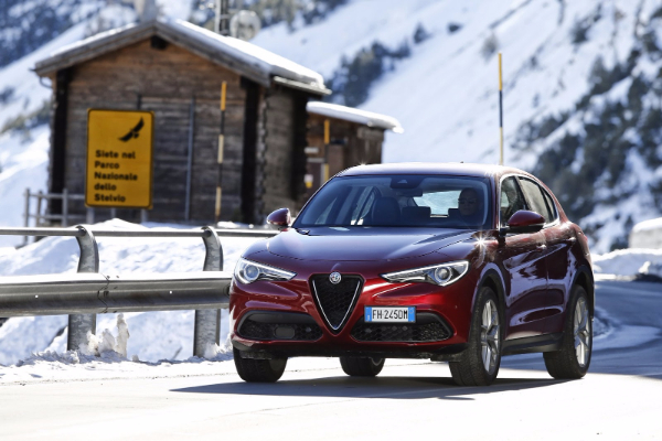 nova-alfa-romeo-stelvio-suv