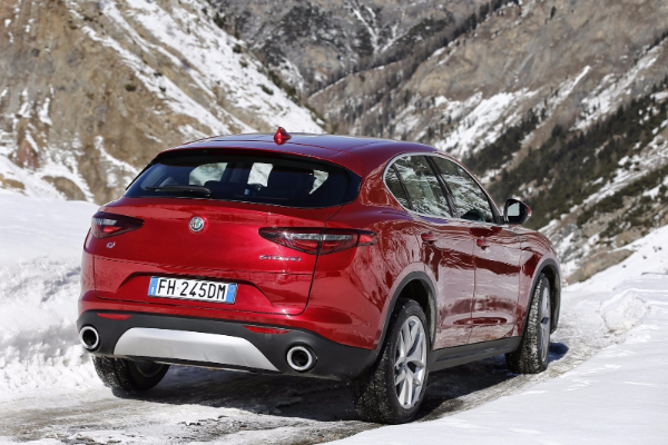 nova-alfa-romeo-stelvio-suv