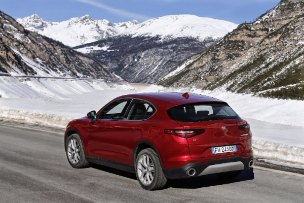 nova-alfa-romeo-stelvio-suv