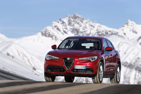 nova-alfa-romeo-stelvio-suv