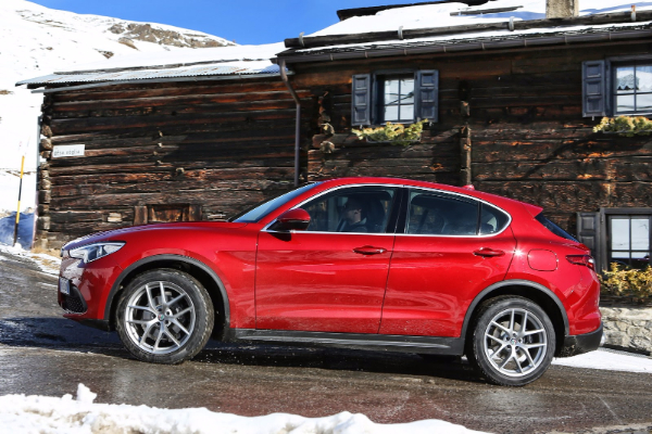 nova-alfa-romeo-stelvio-suv