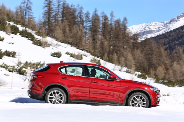 nova-alfa-romeo-stelvio-suv