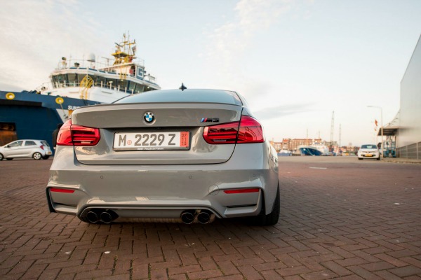 nardo-grey-bmw-m3-nocna-mora-audija