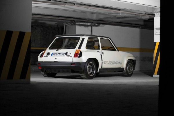 savrseno-ocuvani-renault-5-turbo-2-iz-1983-