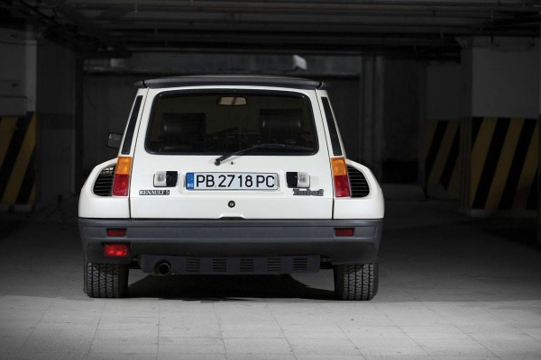 savrseno-ocuvani-renault-5-turbo-2-iz-1983-