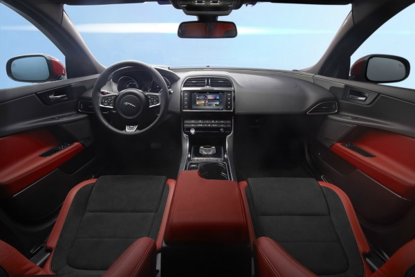 jaguar-xe-svr-sa-500-konjskih-snaga