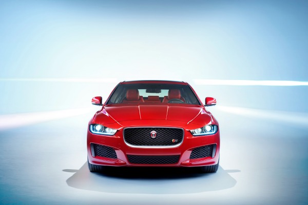 jaguar-xe-svr-sa-500-konjskih-snaga