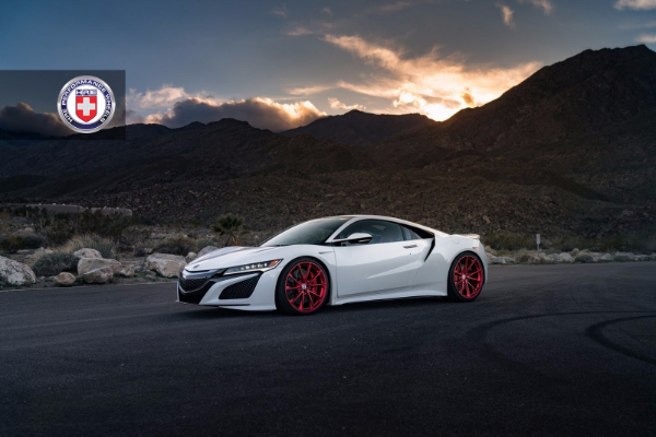 acura-nsx-na-vatreno-crvenim-tockovima