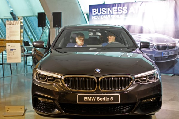 premijerno-predstavljen-novi-bmw-serije-5