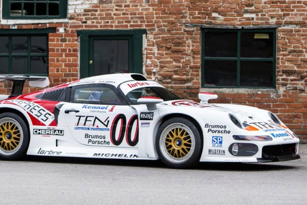 porsche-993-gt1-trkacki-automobil-namenjen-ulicama