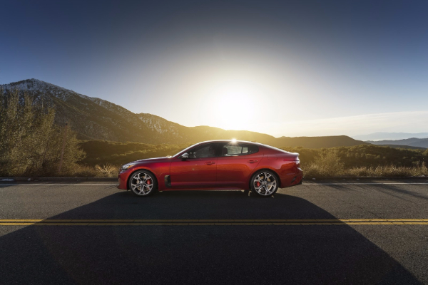 odmah-nakon-serije-4-stize-kia-stinger-rwd-sports-sedan