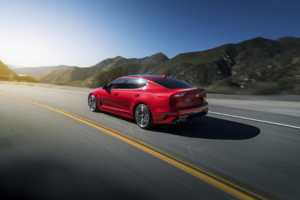 odmah-nakon-serije-4-stize-kia-stinger-rwd-sports-sedan