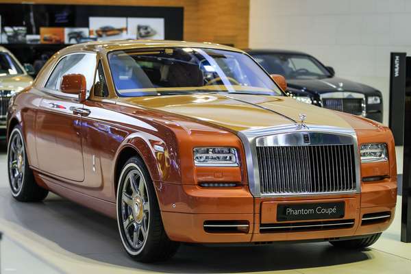 rolls-royce-nastavlja-da-obara-rekorde