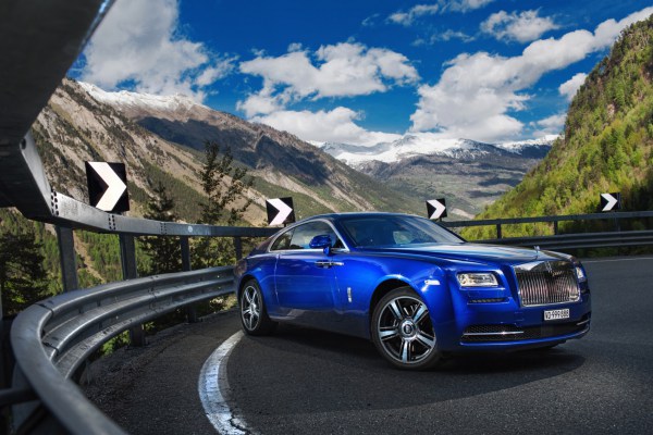 rolls-royce-nastavlja-da-obara-rekorde