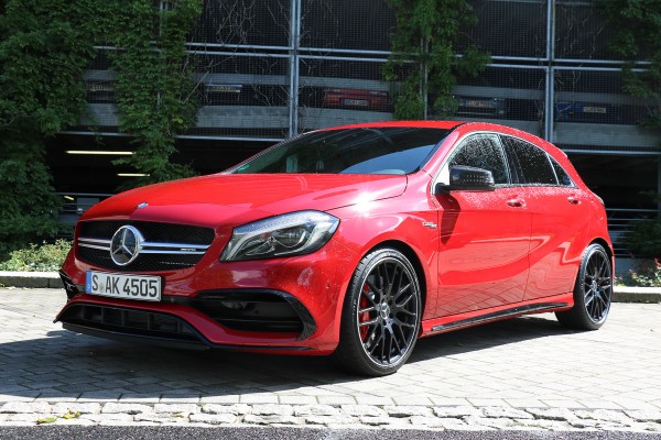 mercedes-amg-a45-protiv-obicnog