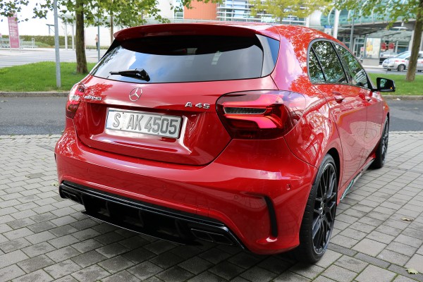 mercedes-amg-a45-protiv-obicnog