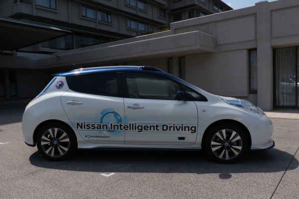 sledeci-nissan-leaf-dobija-poluautonomne-tehnologije